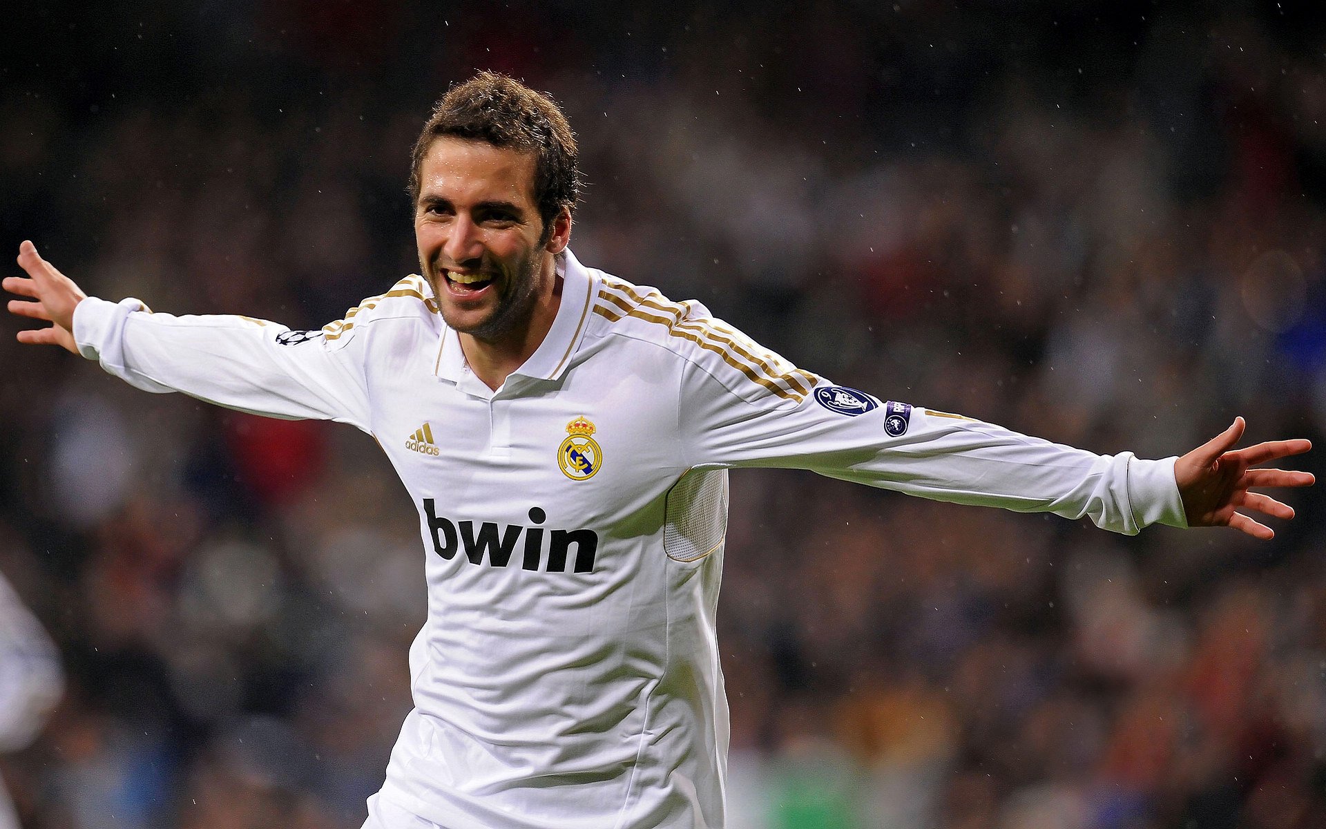 姆巴佩独造三球闪耀欧冠,巴黎圣日耳曼3-1逆转巴萨晋级四强