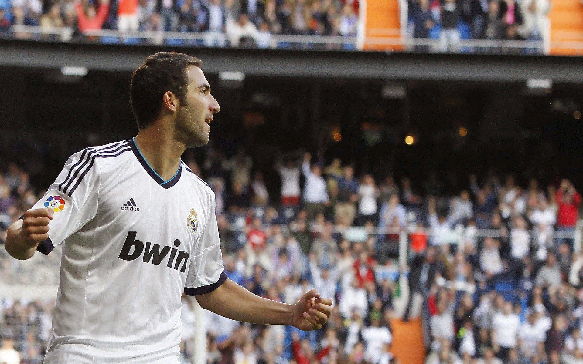 巨星伤愈归来!关键战复出率队逆转,球迷沸腾