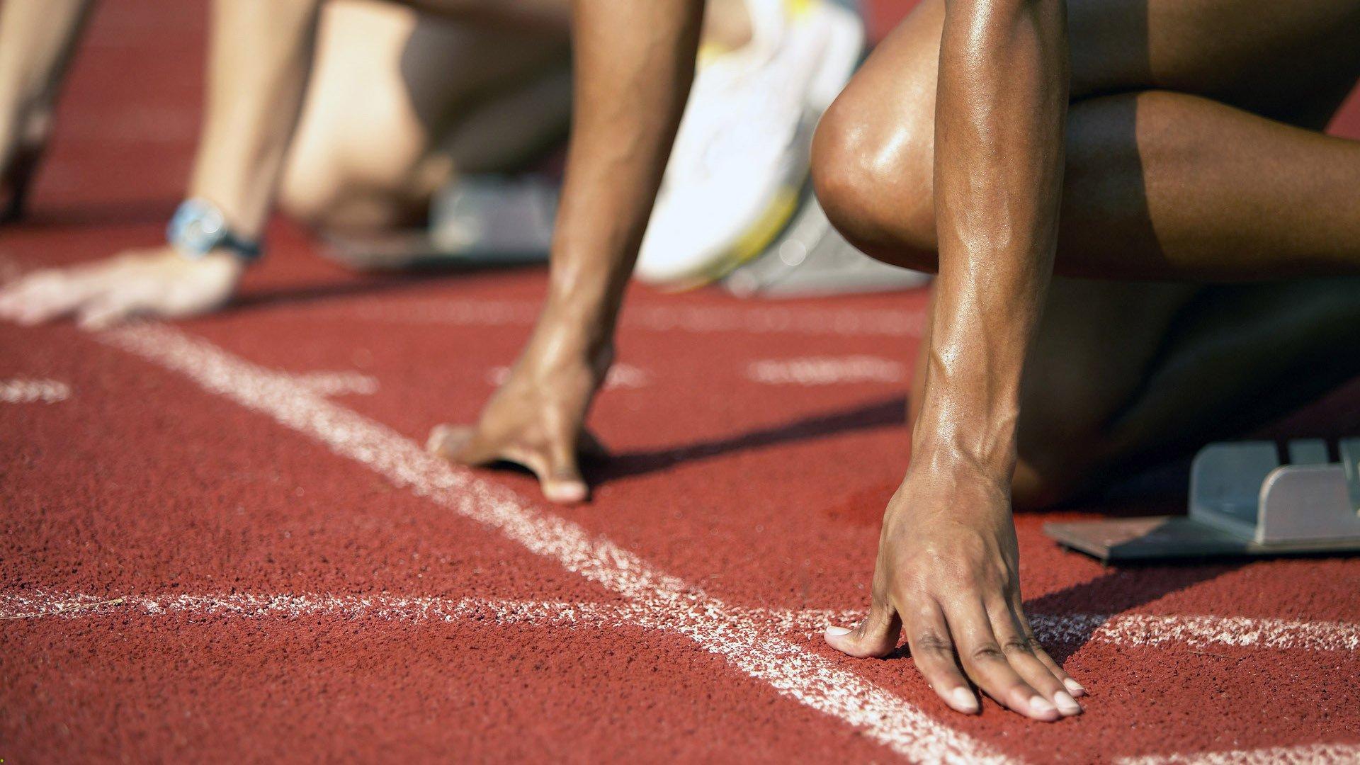 C罗梅开二度助利雅得胜利大胜,传奇生涯再添辉煌篇章