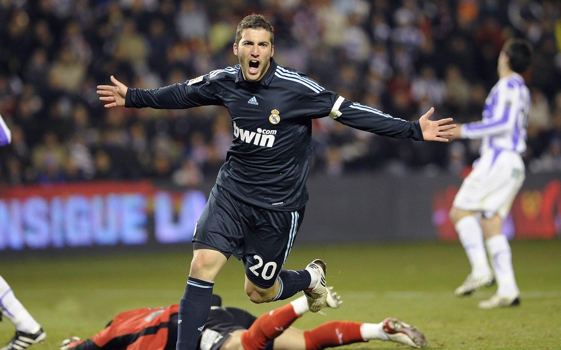 豪门重磅引援！顶级球星完成天价转会，新东家剑指冠军