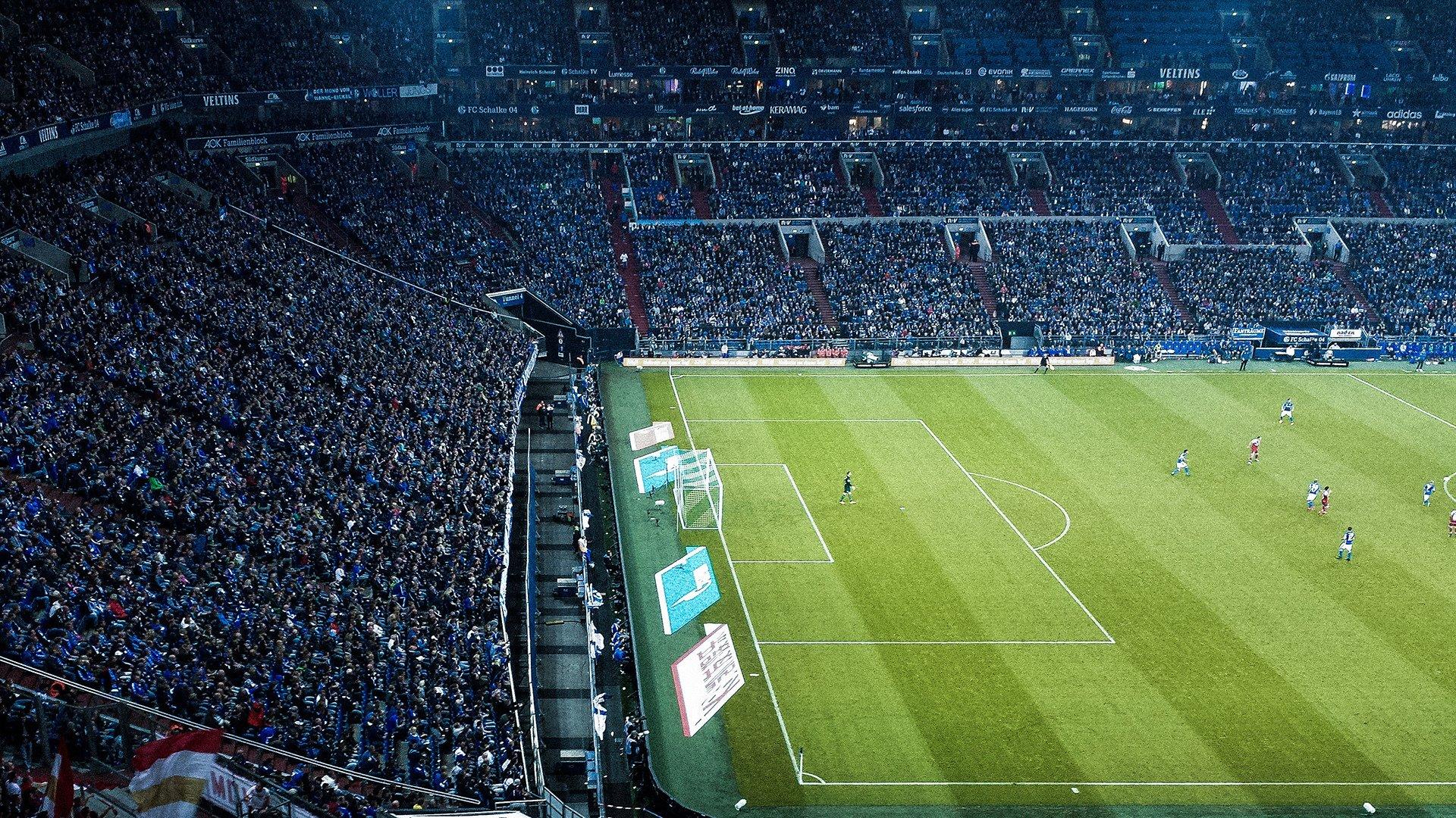 旺仔一锤定音，蓝军主场扬威！切尔西三球完胜十人巴萨，欧冠晋级在望