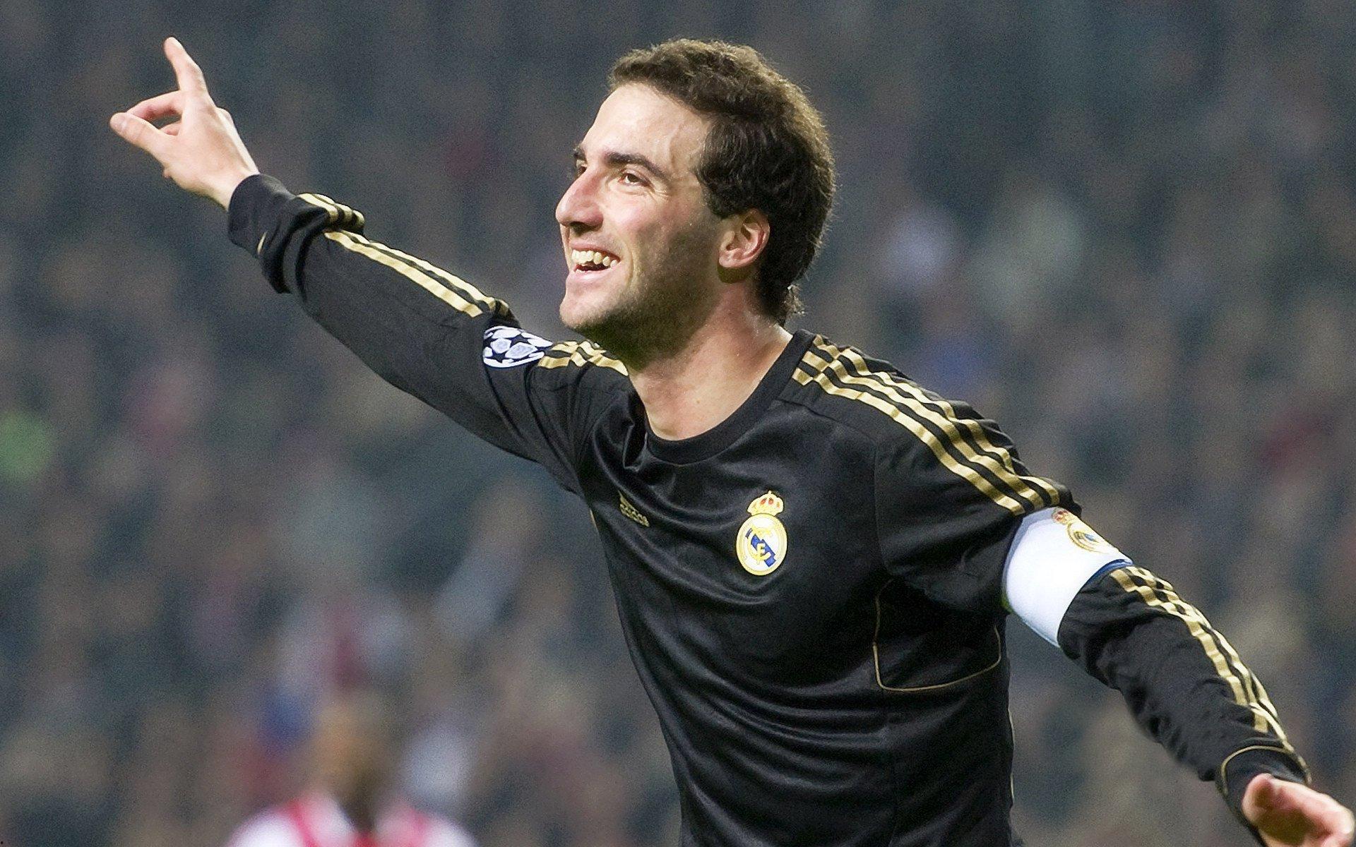 岁月无声催人老，易建联半场神勇难挽狂澜，广东队鏖战惜败